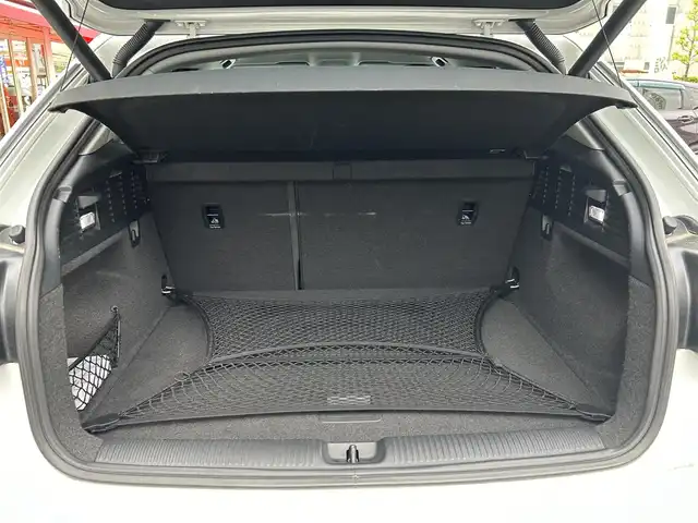 アウディ Ｑ２ 30TFSIスポーツ 長崎県 2018(平30)年 6.8万km グレイシアホワイトメタリック 純正ナビ(BT/CD/DVD/ワンセグ)/バックカメラ/コーナーセンサー前後/アダプティブクルーズコントロール/シートヒーターD+N/ETC2.0/ドラレコ/USB/オートライト/パワーバックドア/スペアキー/保証書/取扱説明書