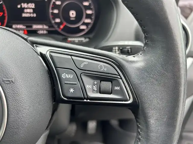 アウディ Ｑ２ 30TFSIスポーツ 長崎県 2018(平30)年 6.8万km グレイシアホワイトメタリック 純正ナビ(BT/CD/DVD/ワンセグ)/バックカメラ/コーナーセンサー前後/アダプティブクルーズコントロール/シートヒーターD+N/ETC2.0/ドラレコ/USB/オートライト/パワーバックドア/スペアキー/保証書/取扱説明書