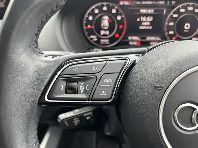 アウディ Ｑ２ 30TFSIスポーツ 長崎県 2018(平30)年 6.8万km グレイシアホワイトメタリック 純正ナビ(BT/CD/DVD/ワンセグ)/バックカメラ/コーナーセンサー前後/アダプティブクルーズコントロール/シートヒーターD+N/ETC2.0/ドラレコ/USB/オートライト/パワーバックドア/スペアキー/保証書/取扱説明書