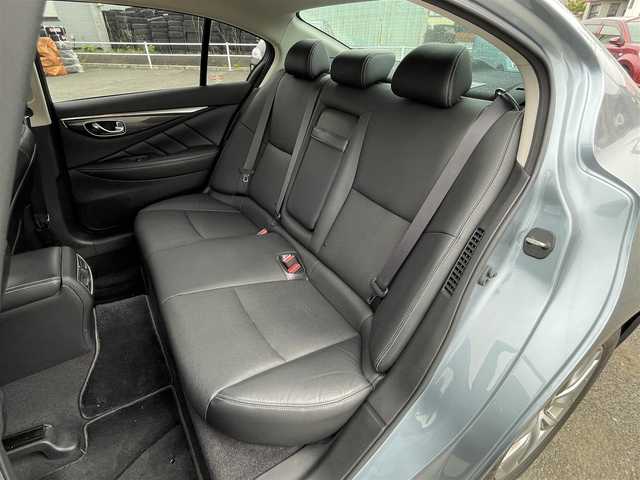 日産 スカイライン ハイブリッド 350GT FOUR Type P 道央・札幌 2014(平26)年 9.9万km ハガネブルーM ４WD/ワンオーナー/純正メーカーナビ/CD/DVD/BT/フルセグ/エマージェンシーブレーキ/横滑り防止装置/レーダークルーズコントロール/クリアランスソナー/アラウンドビューモニター/ビルトインETC/EVMODE/DRIVEMODE切替/前席パワーシート/前席シートヒーター/D席メモリーシート/レザーシート/革巻きステアリング/ステアリングリモコン/MTモード付AT/プッシュスタート/スマートキー/LEDヘッドライト/オートライト/フォグランプ/電動格納ミラー/ウィンカーミラー/純正フロアマット