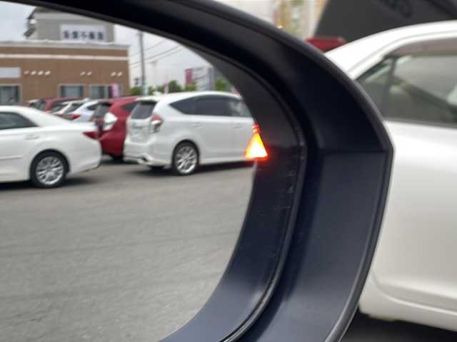 日産 エクストレイル G e－4ORCE 山形県 2023(令5)年 0.7万km シルバー／黒 カラーコード：XEW シェルブロンド / スーパーブラック 2トーン/禁煙車/プロパイロット/後側車両検知警報/衝突回避支援システム/踏み間違い衝突防止アシスト/前方衝突予測警報/横滑り防止装置/ふらつき警報/レーンキープアシスト/合皮シート/ディスプレイオーディオナビ（AM/FM/BT/USB/TV）/フルセグTV/オールアラウンドビューモニター/前後USB＆Type-C　挿込口　有/100V電源/ハンドルヒーター/デジタルインナーミラー/D/N席パワーシート/D席メモリシート/全席シートヒーター/木目調インストロア/本革巻ステアリング/パワーバックドア/ドライブレコーダー前後/コーナーセンサー前後/アダプティブLEDライト/LEDフォグ/ビルトインETC/オートホールド付電子パーキング/置くだけ充電/寒冷地仕様