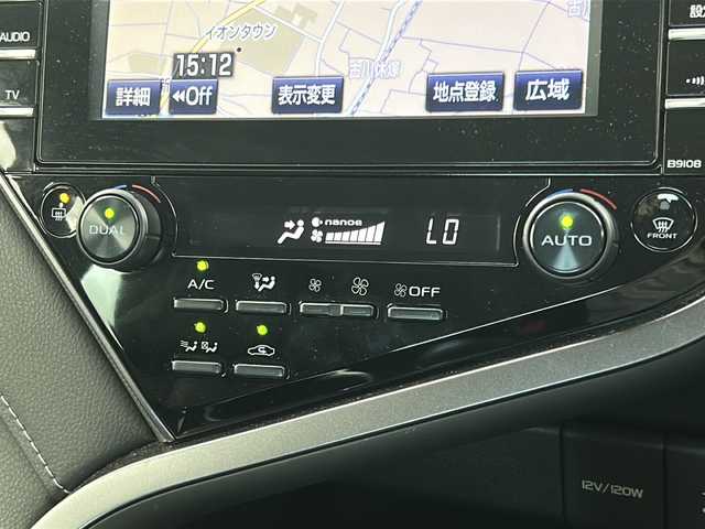 トヨタ カムリ WSレザーパッケージ 宮城県 2018(平30)年 2.1万km プラチナホワイトパールマイカ 禁煙車/Toyota Safety Sense/・プリクラッシュセーフティ/・レーントレーシングアシスト/・レーダークルーズコントロール/・オートマチックハイビーム/ヘッドアップディスプレイ/ブラインドスポットモニター/レザーシート/純正9インチSDナビ/・BT.SD.USB.AUX.CD.DVD/フルセグTV/前席パワーシート/前席シートヒーター/革巻きステアリング/ステアリングスイッチ/パドルシフト/ビルトインETC/ドライブレコーダー（F）/プッシュスタート/スマートキー/電動パーキングブレーキ/LEDヘッドライト/LEDフォグライト/純正フロアマット/純正18インチアルミホイール/横滑り防止/テレビキャンセラー