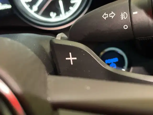 トヨタ カムリ WSレザーパッケージ 千葉県 2018(平30)年 2.1万km プラチナホワイトパールマイカ 純正9インチナビ/(フルセグTV/BT/FM/AM)/バックカメラ/ドライブレコーダー/ヘッドアップディスプレイ/ブラインドスポットモニター/衝突被害軽減システム/車線逸脱警報/レーダークルーズコントロール/レザーシート/横滑り防止装置/ビルトインETC/アイドリングストップ/LEDヘッドライト/フォグランプ/オートライト/ウィンカーミラー/電動格納ミラー/純正18インチAW/シートヒーター/シートリフター/プッシュスタート/スマートキー/フロアマット/スペアキー