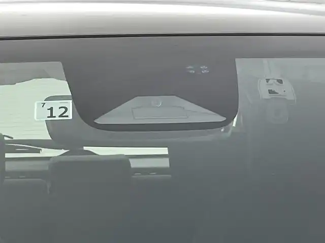 ホンダ ヴェゼル ハイブリッド e:HEV Z 道央・札幌 2022(令4)年 1.1万km クリスタルブラックパール ・ワンオーナー/・４WD/・寒冷地仕様/・純正メモリナビ/・ホンダコネクトディスプレイ/・BT/USB/フルセグTV/・マルチビューカメラ/・ドライブレコーダー前後/・クリアランスソナー/・ブラインドスポットモニター/・レーンキープアシスト/・ブレーキホールド/・置くだけ充電/・横滑り防止装置/・ステアリングスイッチ/・ステアリングヒーター/・パドルシフト/・LEDヘッドライト/・オートライト/・プッシュスタート/・スマートキー/・スペアキー/・純正フロアマット/・純正18インチAW/・ドアバイザー/・取扱説明書