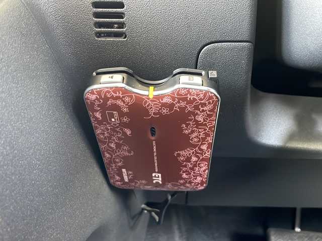 トヨタ カローラ ルミオン 1．5G 静岡県 2011(平23)年 3.9万km ホワイトパールクリスタルシャイン 【純正ナビ】/・ラジオ/・ワンセグTV/・AUX/・CD/【主要装備】/・バックカメラ/・ＥＴＣ/・純正フロアマット　/・オートエアコン　/・全席パワーウィンドウ/(全席オート)/・リモコンキー　/・パワーステアリング　/・ハロゲンヘッドライト　/・カーテンエアバック　/・純正ホイールキャップ　/・スペアキー