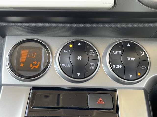 トヨタ カローラ ルミオン 1．5G 静岡県 2011(平23)年 3.9万km ホワイトパールクリスタルシャイン 【純正ナビ】/・ラジオ/・ワンセグTV/・AUX/・CD/【主要装備】/・バックカメラ/・ＥＴＣ/・純正フロアマット　/・オートエアコン　/・全席パワーウィンドウ/(全席オート)/・リモコンキー　/・パワーステアリング　/・ハロゲンヘッドライト　/・カーテンエアバック　/・純正ホイールキャップ　/・スペアキー