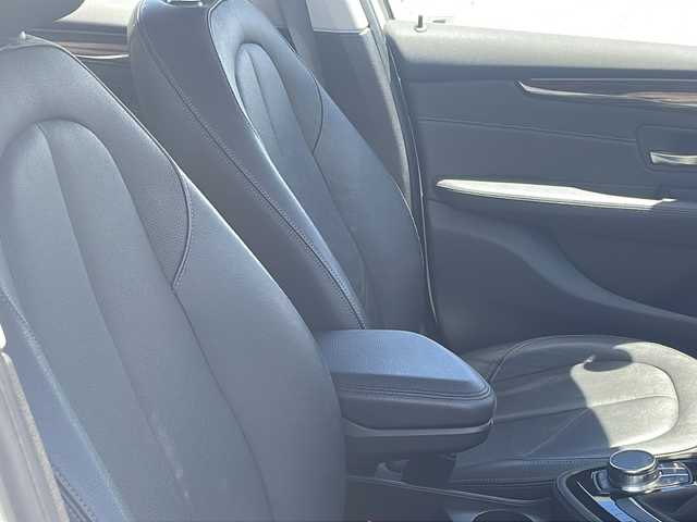 ＢＭＷ ２１８ｉ アクティブツアラー ラグジュアリー 千葉県 2016(平28)年 5.1万km アルピンホワイトⅢ ナビ バックカメラ 黒革シート シートヒーター 衝突警告 ドラレコ ヘッドアップディスプレイ　電動リアドア SPORTボタン ターボ 16インチAW ランフラットタイヤ オートライト スマートキー