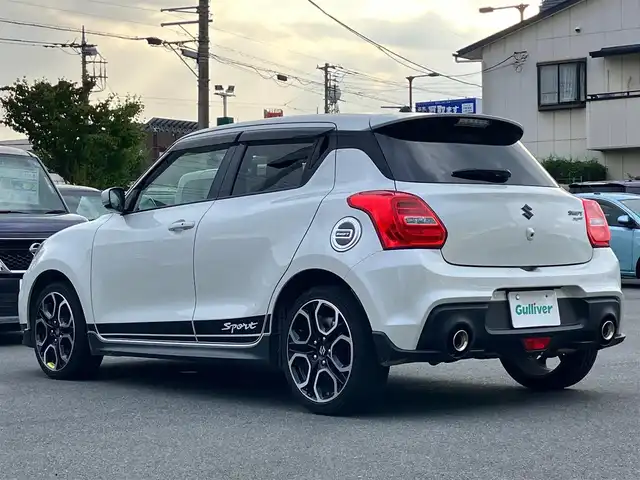 スズキ スイフト スポーツ 静岡県 2019(令1)年 5.7万km ピュアホワイトP 純正8インチナビ(CD/DVD/フルセグ/BT)/バックカメラ/クルーズコントロール/ドライブレコーダー/ETC/オートライト/LEDヘッドライト/フォグライト/純正フロアマット/ISOFIX対応/純正17インチアルミホイール/スマートキー/スペアキー1本/ドアバイザー/ステアリングスイッチ/横滑り防止装置/プッシュスタート/パワーステアリング/パワーウィンドウ/盗難防止装置