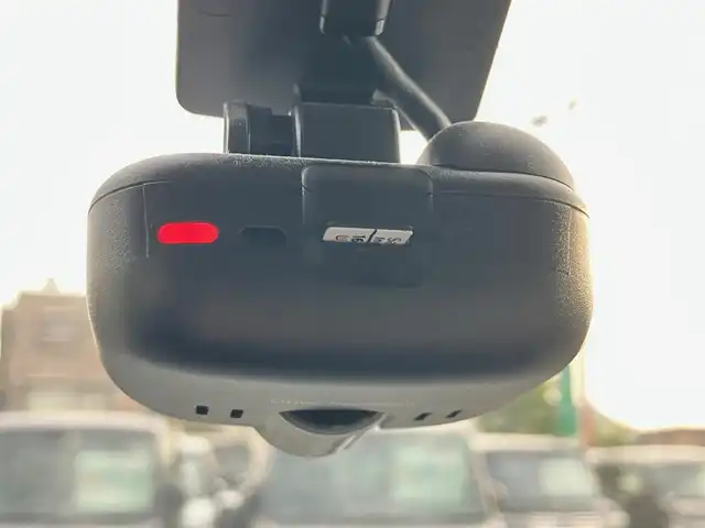 スズキ スイフト スポーツ 静岡県 2019(令1)年 5.7万km ピュアホワイトP 純正8インチナビ(CD/DVD/フルセグ/BT)/バックカメラ/クルーズコントロール/ドライブレコーダー/ETC/オートライト/LEDヘッドライト/フォグライト/純正フロアマット/ISOFIX対応/純正17インチアルミホイール/スマートキー/スペアキー1本/ドアバイザー/ステアリングスイッチ/横滑り防止装置/プッシュスタート/パワーステアリング/パワーウィンドウ/盗難防止装置