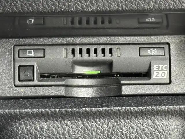 トヨタ エスクァイア Gi プレミアムパッケージ ブラックテーラード 福岡県 2020(令2)年 3.5万km ブラック 後席モニター　/純正９型ナビ　/バックカメラ　/ビルトインＥＴＣ２．０　/前後ドラレコ　/クルーズコントロール　/衝突被害軽減　/レーンキープ　/アイドリングストップ　/オートマチックハイビーム　/両側電動スライドドア　/ハーフレザー　/シートヒーター　/ステアリングヒーター　/純正１５インチＡＷ　/ＬＥＤヘッドライト