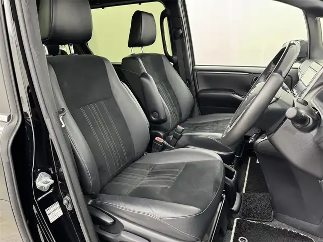 トヨタ エスクァイア Gi プレミアムパッケージ ブラックテーラード 福岡県 2020(令2)年 3.5万km ブラック 後席モニター　/純正９型ナビ　/バックカメラ　/ビルトインＥＴＣ２．０　/前後ドラレコ　/クルーズコントロール　/衝突被害軽減　/レーンキープ　/アイドリングストップ　/オートマチックハイビーム　/両側電動スライドドア　/ハーフレザー　/シートヒーター　/ステアリングヒーター　/純正１５インチＡＷ　/ＬＥＤヘッドライト
