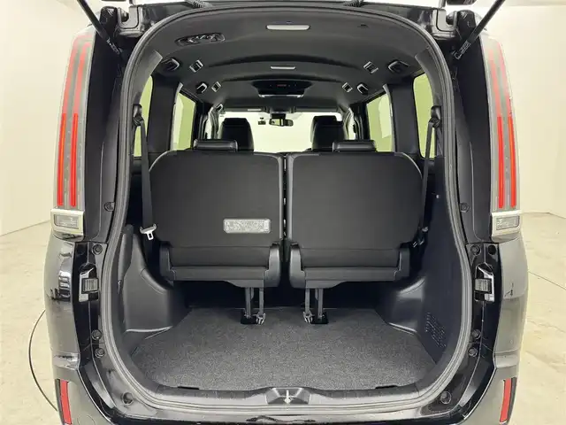 トヨタ エスクァイア Gi プレミアムパッケージ ブラックテーラード 福岡県 2020(令2)年 3.5万km ブラック 後席モニター　/純正９型ナビ　/バックカメラ　/ビルトインＥＴＣ２．０　/前後ドラレコ　/クルーズコントロール　/衝突被害軽減　/レーンキープ　/アイドリングストップ　/オートマチックハイビーム　/両側電動スライドドア　/ハーフレザー　/シートヒーター　/ステアリングヒーター　/純正１５インチＡＷ　/ＬＥＤヘッドライト