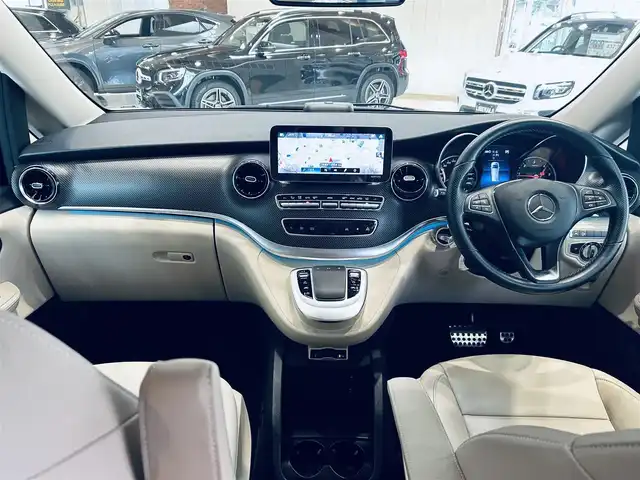 メルセデス・ベンツ Ｖ２２０ d AVG AMGライン 大阪府 2021(令3)年 3.5万km オブシディアンブラックM レーダーセーフティP/レザーシート/メモリ付きパワーシート/シートヒーター/純正ナビ/TV/360度カメラ/ACC/ブラインドスポット/後席モニター/純正19インチAW/LEDヘッドライト/電動リアゲート