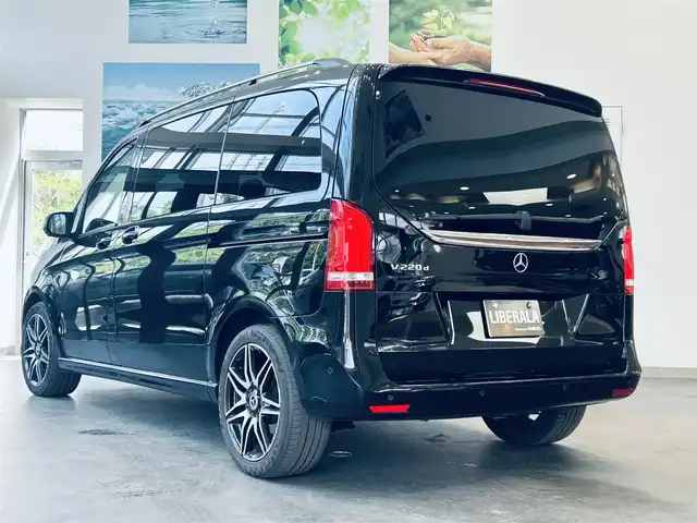メルセデス・ベンツ Ｖ２２０ d AVG AMGライン 大阪府 2021(令3)年 3.5万km オブシディアンブラックM レーダーセーフティP/レザーシート/メモリ付きパワーシート/シートヒーター/純正ナビ/TV/360度カメラ/ACC/ブラインドスポット/後席モニター/純正19インチAW/LEDヘッドライト/電動リアゲート