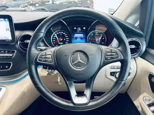 メルセデス・ベンツ Ｖ２２０ d AVG AMGライン 大阪府 2021(令3)年 3.5万km オブシディアンブラックM レーダーセーフティP/レザーシート/メモリ付きパワーシート/シートヒーター/純正ナビ/TV/360度カメラ/ACC/ブラインドスポット/後席モニター/純正19インチAW/LEDヘッドライト/電動リアゲート