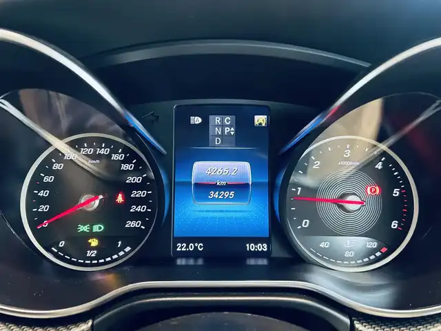 メルセデス・ベンツ Ｖ２２０ d AVG AMGライン 大阪府 2021(令3)年 3.5万km オブシディアンブラックM レーダーセーフティP/レザーシート/メモリ付きパワーシート/シートヒーター/純正ナビ/TV/360度カメラ/ACC/ブラインドスポット/後席モニター/純正19インチAW/LEDヘッドライト/電動リアゲート