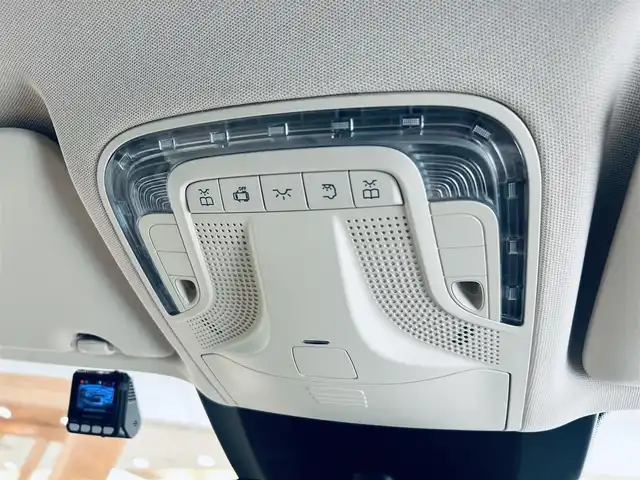 メルセデス・ベンツ Ｖ２２０ d AVG AMGライン 大阪府 2021(令3)年 3.5万km オブシディアンブラックM レーダーセーフティP/レザーシート/メモリ付きパワーシート/シートヒーター/純正ナビ/TV/360度カメラ/ACC/ブラインドスポット/後席モニター/純正19インチAW/LEDヘッドライト/電動リアゲート