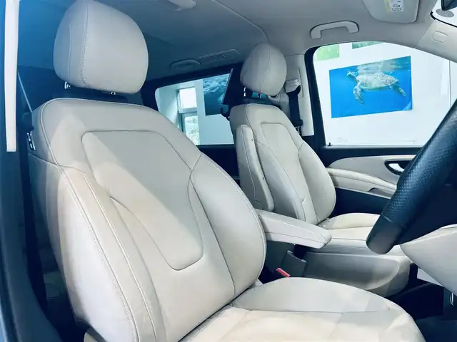 メルセデス・ベンツ Ｖ２２０ d AVG AMGライン 大阪府 2021(令3)年 3.5万km オブシディアンブラックM レーダーセーフティP/レザーシート/メモリ付きパワーシート/シートヒーター/純正ナビ/TV/360度カメラ/ACC/ブラインドスポット/後席モニター/純正19インチAW/LEDヘッドライト/電動リアゲート