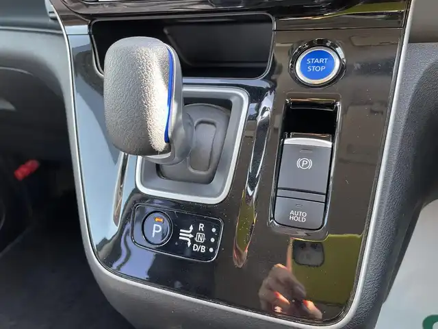 日産 セレナ e－パワー ハイウェイスター G 石川県 2020(令2)年 6.7万km 黒 純正10型ナビ/フルセグTV/アラウンドビューモニター/LEDヘッドライト/ETC/レザーシート/両側パワースライドドア/ドライブレコーダー/純正アルミホイール/インテリキー/プッシュスタート/プロパイロット/エマージェンシーブレーキ/デジタルミラー/保証書