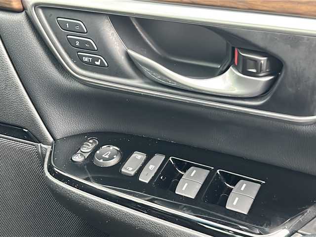 ホンダ ＣＲ－Ｖ EX・マスターピース 岐阜県 2018(平30)年 2.7万km ルーセブラックM 登録時走行距離26791km/純正ＳＤナビ/バックカメラ/ワンセグＴＶ/サンルーフ/レザーシート/シートヒーター/電動リアゲート/パワーシート/ドライブレコーダー/ＥＴＣ/ＵＳＢ/Ｂｌｕｅｔｏｏｔｈ/クルーズコントロール/純正フロアマット/純正アルミホイール/プッシュスタート/スマートキー/スペアキー/ABS/横滑り防止装置/レーンキープアシスト/盗難防止装置/オートライト/LEDヘッドライト/エアバッグ/衝突被害軽減システム/カーテンエアバッグ