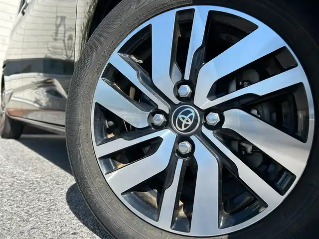 トヨタ ルーミー カスタムG 奈良県 2023(令5)年 4.6万km ブラックマイカメタリック 両側パワースライドドア/８インチ社外ナビ/（FM/AM/CD/DVD/フルセグ/Bluetooth/USB）/前後ドライブレコーダー/ETC/バックカメラ/スマートアシスト/・プリクラッシュブレーキアシスト	/・ブレーキ制御付誤発進抑制機能/・衝突警報機能/・レーンキープアシスト	/・アダプティブクルーズコントロール/・標識検知機能	/電動格納ミラー/電子パーキング/ブレーキホールド/アイドリングストップ/革巻きステアリング/ステアリングスイッチ/オートライト/LEDヘッドライト/フロントフォグ/フルオートエアコン/プッシュスタート/スマートキー/ドアバイザー