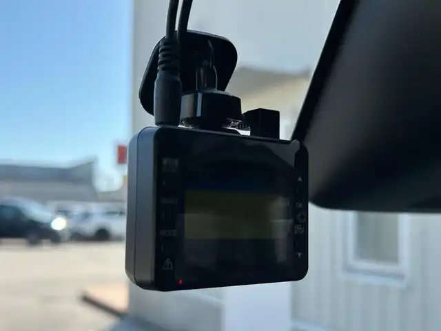 トヨタ ルーミー カスタムG 奈良県 2023(令5)年 4.6万km ブラックマイカメタリック 両側パワースライドドア/８インチ社外ナビ/（FM/AM/CD/DVD/フルセグ/Bluetooth/USB）/前後ドライブレコーダー/ETC/バックカメラ/スマートアシスト/・プリクラッシュブレーキアシスト	/・ブレーキ制御付誤発進抑制機能/・衝突警報機能/・レーンキープアシスト	/・アダプティブクルーズコントロール/・標識検知機能	/電動格納ミラー/電子パーキング/ブレーキホールド/アイドリングストップ/革巻きステアリング/ステアリングスイッチ/オートライト/LEDヘッドライト/フロントフォグ/フルオートエアコン/プッシュスタート/スマートキー/ドアバイザー