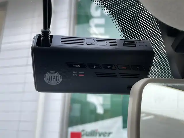 フィアット ５００ 1．2 ドルチェ 新潟県 2022(令4)年 1.3万km ボサノバホワイト ワンオーナー/ガラスルーフ/純正ホイール夏タイヤ装着/社外スタッドレスタイヤ車載/純正フロアマット/ステアリングスイッチ/ハンズフリー/パドルシフト/前後ドライブレコーダー/スペアキー1個