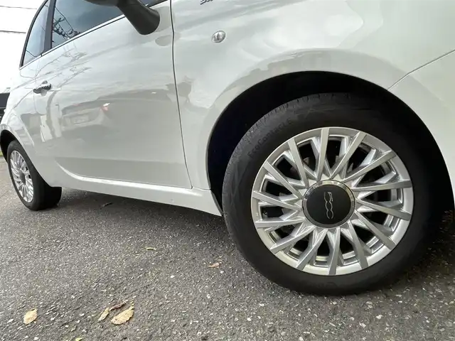 フィアット ５００ 1．2 ドルチェ 新潟県 2022(令4)年 1.3万km ボサノバホワイト ワンオーナー/ガラスルーフ/純正ホイール夏タイヤ装着/社外スタッドレスタイヤ車載/純正フロアマット/ステアリングスイッチ/ハンズフリー/パドルシフト/前後ドライブレコーダー/スペアキー1個