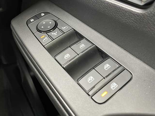 日産 セレナ e－パワー ハイウェイスター V 茨城県 2025(令7)年 0.1千km プリズムホワイト 登録済み未使用車/アラウンドビューモニター（移動物 検知機能付）/インテリジェントルームミラー/アドバンスドドライブアシストディスプレイ/　（12.3インチカラーディスプレイ）/ワイヤレス充電器/NissanConnectナビゲーションシステム（地デジ内蔵）/車載通信ユニット（TCU［Telematics Control Unit］）/ETC2.0ユニット（ビルトインタイプ）/ドライブレコーダー（前後セット）/プロパイロット（ナビリンク機能付）/プロパイロット緊急停止支援システム（SOSコール機能付）/エマージェンシーブレーキ/アダプティブLEDヘッドライトシステム/両側電動スライドドア（ハンズフリー）/前後コーナーセンサー/純正16インチアルミホイール/前後コーナーセンサー