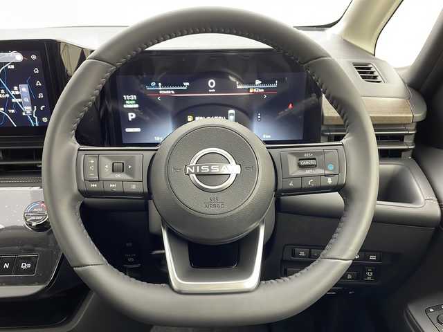 日産 セレナ e－パワー ハイウェイスター V 茨城県 2025(令7)年 0.1千km プリズムホワイト 登録済み未使用車/アラウンドビューモニター（移動物 検知機能付）/インテリジェントルームミラー/アドバンスドドライブアシストディスプレイ/　（12.3インチカラーディスプレイ）/ワイヤレス充電器/NissanConnectナビゲーションシステム（地デジ内蔵）/車載通信ユニット（TCU［Telematics Control Unit］）/ETC2.0ユニット（ビルトインタイプ）/ドライブレコーダー（前後セット）/プロパイロット（ナビリンク機能付）/プロパイロット緊急停止支援システム（SOSコール機能付）/エマージェンシーブレーキ/アダプティブLEDヘッドライトシステム/両側電動スライドドア（ハンズフリー）/前後コーナーセンサー/純正16インチアルミホイール/前後コーナーセンサー