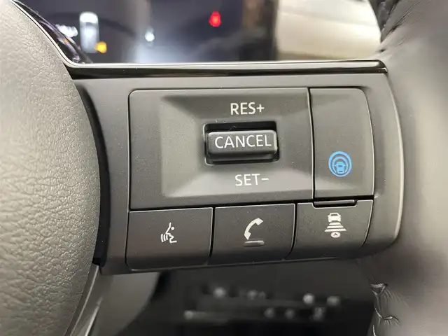 日産 セレナ e－パワー ハイウェイスター V 茨城県 2025(令7)年 0.1千km プリズムホワイト 登録済み未使用車/アラウンドビューモニター（移動物 検知機能付）/インテリジェントルームミラー/アドバンスドドライブアシストディスプレイ/　（12.3インチカラーディスプレイ）/ワイヤレス充電器/NissanConnectナビゲーションシステム（地デジ内蔵）/車載通信ユニット（TCU［Telematics Control Unit］）/ETC2.0ユニット（ビルトインタイプ）/ドライブレコーダー（前後セット）/プロパイロット（ナビリンク機能付）/プロパイロット緊急停止支援システム（SOSコール機能付）/エマージェンシーブレーキ/アダプティブLEDヘッドライトシステム/両側電動スライドドア（ハンズフリー）/前後コーナーセンサー/純正16インチアルミホイール/前後コーナーセンサー