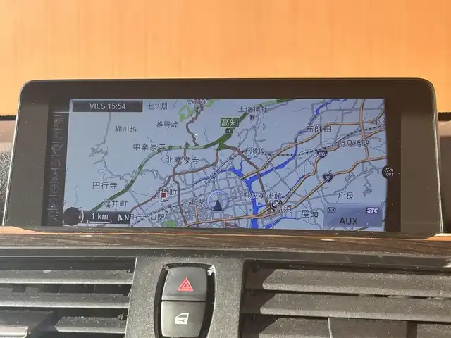 ＢＭＷ ４２０ｉ クーペ ラグジュアリー 高知県 2014(平26)年 3.7万km ミネラルホワイト 純正HDDナビ/【CD/DVD/フルセグTV】/サンルーフ/バックカメラ/クルーズコントロール/インテリジェントセーフティ/茶色レザーシート/シートヒーター/パワーシート(メモリ機能有り)/コーナー、バックセンサー/パワーバックドア/ミラー一体型ETC/オートワイパー/オートライト/純正HIDライト/スマートキー/プッシュスタート/MTモード付きAT/アイドリングストップ/純正アルミホイール 18インチ/ランフラットタイヤ/純正フロアマット/スペアキー×1【スマートキー】/新車時整備手帳（保証書）/取扱説明書/記録簿有