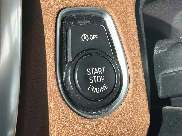 ＢＭＷ ４２０ｉ クーペ ラグジュアリー 高知県 2014(平26)年 3.7万km ミネラルホワイト 純正HDDナビ/【CD/DVD/フルセグTV】/サンルーフ/バックカメラ/クルーズコントロール/インテリジェントセーフティ/茶色レザーシート/シートヒーター/パワーシート(メモリ機能有り)/コーナー、バックセンサー/パワーバックドア/ミラー一体型ETC/オートワイパー/オートライト/純正HIDライト/スマートキー/プッシュスタート/MTモード付きAT/アイドリングストップ/純正アルミホイール 18インチ/ランフラットタイヤ/純正フロアマット/スペアキー×1【スマートキー】/新車時整備手帳（保証書）/取扱説明書/記録簿有