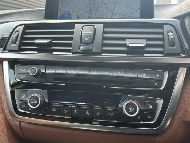 ＢＭＷ ４２０ｉ クーペ ラグジュアリー 高知県 2014(平26)年 3.7万km ミネラルホワイト 純正HDDナビ/【CD/DVD/フルセグTV】/サンルーフ/バックカメラ/クルーズコントロール/インテリジェントセーフティ/茶色レザーシート/シートヒーター/パワーシート(メモリ機能有り)/コーナー、バックセンサー/パワーバックドア/ミラー一体型ETC/オートワイパー/オートライト/純正HIDライト/スマートキー/プッシュスタート/MTモード付きAT/アイドリングストップ/純正アルミホイール 18インチ/ランフラットタイヤ/純正フロアマット/スペアキー×1【スマートキー】/新車時整備手帳（保証書）/取扱説明書/記録簿有