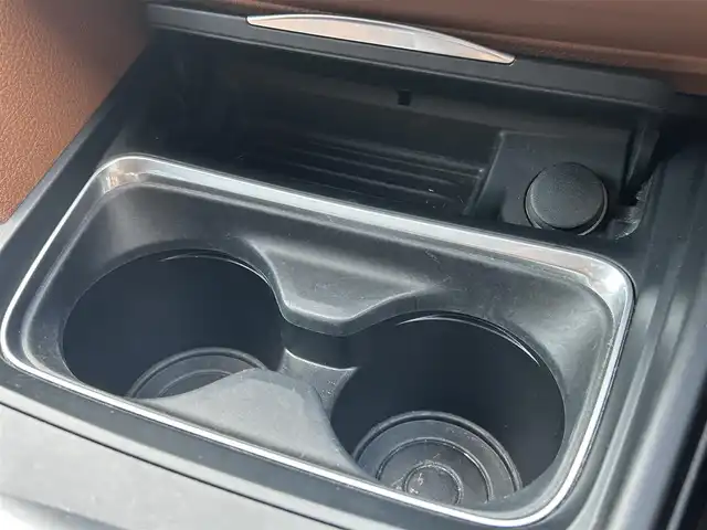 ＢＭＷ ４２０ｉ クーペ ラグジュアリー 高知県 2014(平26)年 3.7万km ミネラルホワイト 純正HDDナビ/【CD/DVD/フルセグTV】/サンルーフ/バックカメラ/クルーズコントロール/インテリジェントセーフティ/茶色レザーシート/シートヒーター/パワーシート(メモリ機能有り)/コーナー、バックセンサー/パワーバックドア/ミラー一体型ETC/オートワイパー/オートライト/純正HIDライト/スマートキー/プッシュスタート/MTモード付きAT/アイドリングストップ/純正アルミホイール 18インチ/ランフラットタイヤ/純正フロアマット/スペアキー×1【スマートキー】/新車時整備手帳（保証書）/取扱説明書/記録簿有