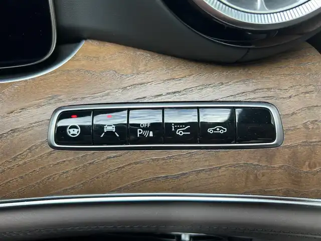 メルセデスＡＭＧ ＧＴ 石川県 2020(令2)年 4.8万km パール ラグジュアリーラインパッケージ/アンビエントライト/パフュームアトマイザー/ブルメスターサウンドシステム/フットトランクオープナー/運転席電動パワーシート/助手席電動パワーシート/全席シートヒーター/ヘッドアップディスプレイ/HDDナビ/フルセグテレビ/360度カメラ/ブラインドスポットアシスト/レインセンサー/アイドリングストップ/パノラミックルーフ/プッシュスタート/パワーバックドア/ETC2.0/ISOFIX対応チャイルドシート固定バー/後退時連動式ドアミラー/プライバシーガラス