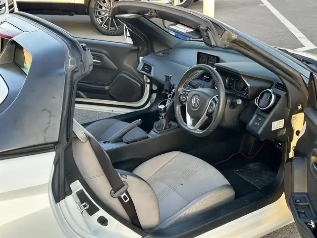 ホンダ Ｓ６６０ α 愛媛県 2015(平27)年 4.3万km 白 専用センターディスプレイ（internavi POCKET連携対応）/BT/AM・FM/バックカメラ/ETC/ドライブレコーダー/エンジンスタートボタン/クルーズコントロール/HKSターボマフラー/WedsSportアルミホイール/純正フロアマット/無限ハードトップ/純正ロールトップ