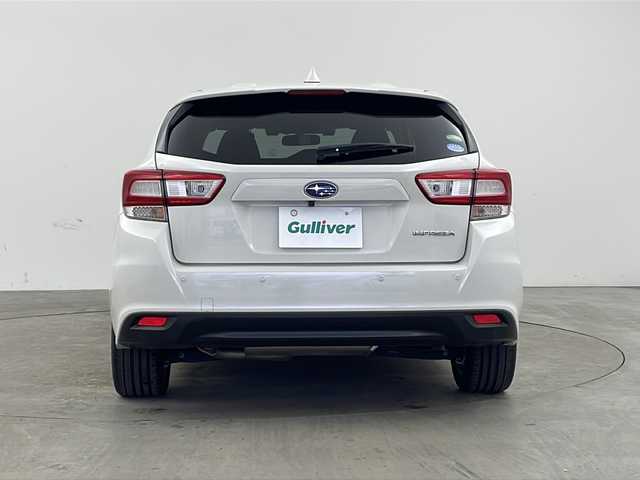 スバル インプレッサ スポーツ 2．0i－Lアイサイト 兵庫県 2018(平30)年 6.1万km クリスタルホワイトP ・社外ナビ（AVN138M）/CD/ワンセグ/・バックカメラ/・ETC/・アイドリングストップ/・パドルシフト/・オートライト/・アイサイト/・衝突軽減ブレーキ/・レーンキープアシスト/・レーダークルーズコントロール/・前後ドライブレコーダー/・純正マット/・純正17インチアルミホイール/・スマートキー