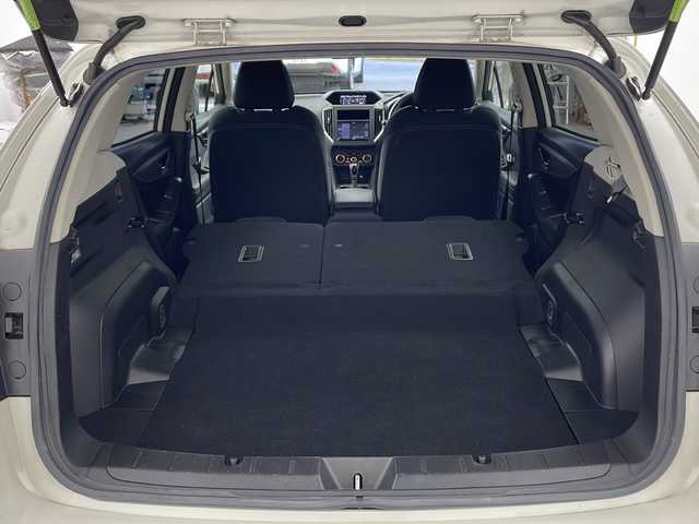 スバル インプレッサ スポーツ 2．0i－Lアイサイト 兵庫県 2018(平30)年 6.1万km クリスタルホワイトP ・社外ナビ（AVN138M）/CD/ワンセグ/・バックカメラ/・ETC/・アイドリングストップ/・パドルシフト/・オートライト/・アイサイト/・衝突軽減ブレーキ/・レーンキープアシスト/・レーダークルーズコントロール/・前後ドライブレコーダー/・純正マット/・純正17インチアルミホイール/・スマートキー