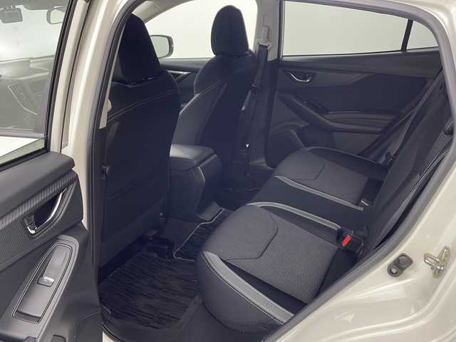 スバル インプレッサ スポーツ 2．0i－Lアイサイト 兵庫県 2018(平30)年 6.1万km クリスタルホワイトP ・社外ナビ（AVN138M）/CD/ワンセグ/・バックカメラ/・ETC/・アイドリングストップ/・パドルシフト/・オートライト/・アイサイト/・衝突軽減ブレーキ/・レーンキープアシスト/・レーダークルーズコントロール/・前後ドライブレコーダー/・純正マット/・純正17インチアルミホイール/・スマートキー