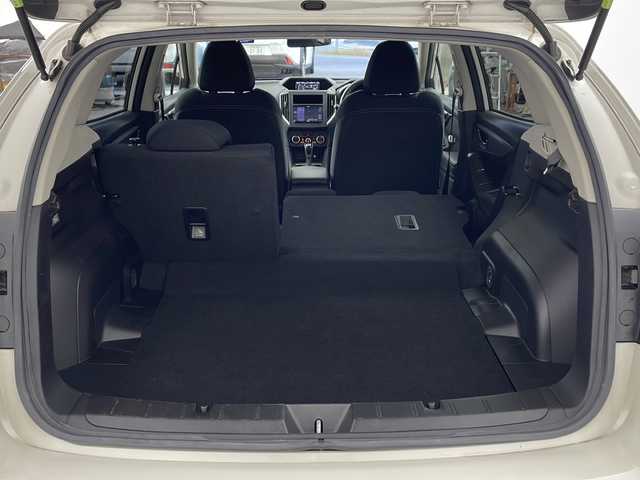 スバル インプレッサ スポーツ 2．0i－Lアイサイト 兵庫県 2018(平30)年 6.1万km クリスタルホワイトP ・社外ナビ（AVN138M）/CD/ワンセグ/・バックカメラ/・ETC/・アイドリングストップ/・パドルシフト/・オートライト/・アイサイト/・衝突軽減ブレーキ/・レーンキープアシスト/・レーダークルーズコントロール/・前後ドライブレコーダー/・純正マット/・純正17インチアルミホイール/・スマートキー