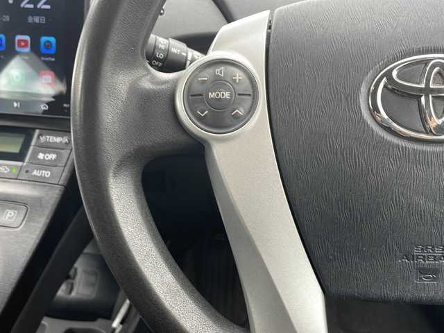 トヨタ プリウス S 山口県 2009(平21)年 14.1万km シルバーM 社外ディスプレィオーディオ/BT/純正フォグランプ/オートライト/ヘッドライトレベライザー/純正１５インチアルミホイール/コーナーセンサー/スマートキー/ビルトインETC/純正フロアマット/純正ドアバイザー/電動格納ドアミラー