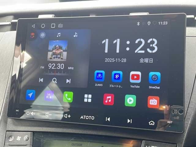 トヨタ プリウス S 山口県 2009(平21)年 14.1万km シルバーM 社外ディスプレィオーディオ/BT/純正フォグランプ/オートライト/ヘッドライトレベライザー/純正１５インチアルミホイール/コーナーセンサー/スマートキー/ビルトインETC/純正フロアマット/純正ドアバイザー/電動格納ドアミラー