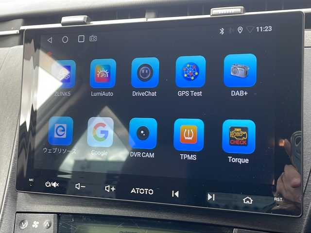 トヨタ プリウス S 山口県 2009(平21)年 14.1万km シルバーM 社外ディスプレィオーディオ/BT/純正フォグランプ/オートライト/ヘッドライトレベライザー/純正１５インチアルミホイール/コーナーセンサー/スマートキー/ビルトインETC/純正フロアマット/純正ドアバイザー/電動格納ドアミラー
