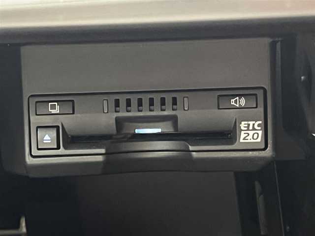 レクサス ＣＴ 200h バージョンC 滋賀県 2021(令3)年 4.9万km ソニッククォーツ 純正ナビ/【Bluetooth/USB/CD/DVD/Blu-ray/フルセグTV】/ハーフレザーシート/バックカメラ/追従クルーズコントロール/クリアランスソナー/LEDヘッドライト/オートマチックハイビーム/レーンキープアシスト/プリクラッシュセーフティ/前後ドライブレコーダー/ビルトインETC2.0/D/Nパワーシート/プッシュスタート/スマートキー/ステアリングリモコン