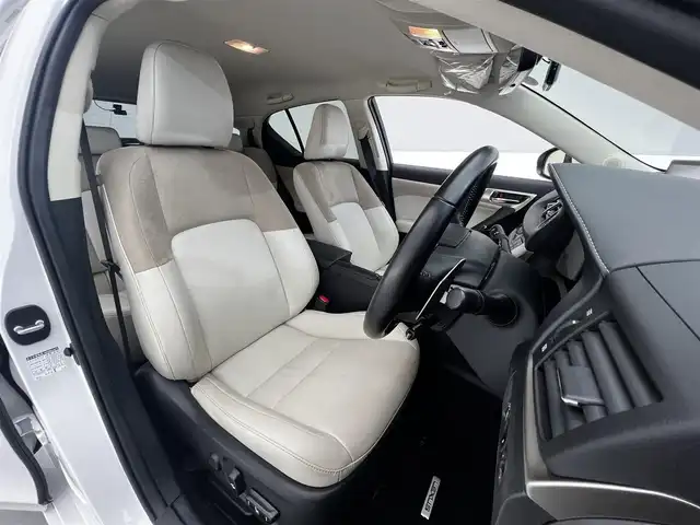 レクサス ＣＴ 200h バージョンC 滋賀県 2021(令3)年 4.9万km ソニッククォーツ 純正ナビ/【Bluetooth/USB/CD/DVD/Blu-ray/フルセグTV】/ハーフレザーシート/バックカメラ/追従クルーズコントロール/クリアランスソナー/LEDヘッドライト/オートマチックハイビーム/レーンキープアシスト/プリクラッシュセーフティ/前後ドライブレコーダー/ビルトインETC2.0/D/Nパワーシート/プッシュスタート/スマートキー/ステアリングリモコン