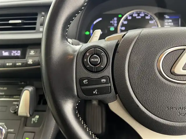 レクサス ＣＴ 200h バージョンC 滋賀県 2021(令3)年 4.9万km ソニッククォーツ 純正ナビ/【Bluetooth/USB/CD/DVD/Blu-ray/フルセグTV】/ハーフレザーシート/バックカメラ/追従クルーズコントロール/クリアランスソナー/LEDヘッドライト/オートマチックハイビーム/レーンキープアシスト/プリクラッシュセーフティ/前後ドライブレコーダー/ビルトインETC2.0/D/Nパワーシート/プッシュスタート/スマートキー/ステアリングリモコン