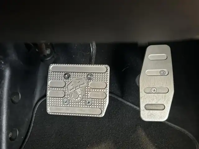 アバルト ５９５ コンペティツィオーネ 愛知県 2017(平29)年 5.5万km 黄 カロッツェリアナビ/フルセグTV/バックカメラ/ETC/レコードモンツァマフラー/純正１７インチアルミホイール/アルカンターラコンビシート/KW足回り/ブレンボレッドキャリパー