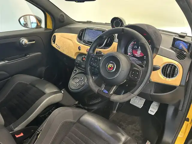 アバルト ５９５ コンペティツィオーネ 愛知県 2017(平29)年 5.5万km 黄 カロッツェリアナビ/フルセグTV/バックカメラ/ETC/レコードモンツァマフラー/純正１７インチアルミホイール/アルカンターラコンビシート/KW足回り/ブレンボレッドキャリパー