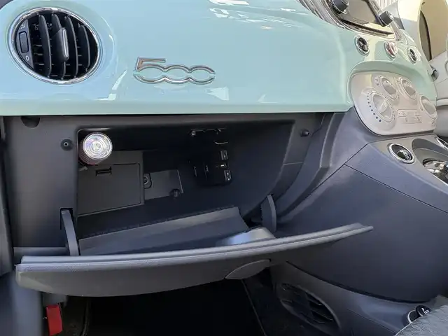 フィアット ５００ 1．2 ポップ 長野県 2017(平29)年 1.2万km LATTE MENTA 当店買取/　Ｕｃｏｎｎｅｃｔ/　純正オーディオ/　ＥＴＣ/　前後ドライブレコーダー/　シティモード切替/　ステアリングスイッチ/　キーレス/　純正フォグ/　ｂｌｕｅｔｏｏｔｈ/　保証書/　取説